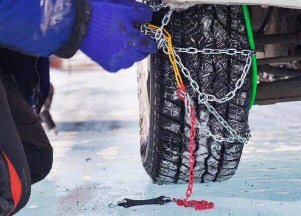 Schneeketten For You: Sicherheit auf verschneiten Straßen